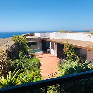  Hébergement de vacances Beautiful 3-bed Vacation House In
